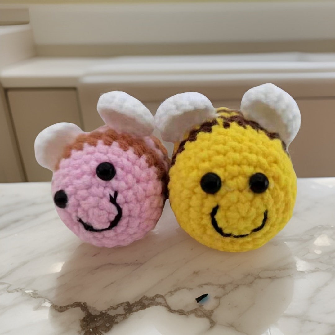 Kissing Bee Crochet Toy L Gift for Couples L Bestfriend Gift L