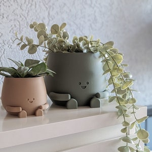 Bylesary Small Cute Middle Finger Happy Planter, Resin Plastic Ornaments  Flower Pot, Planting Containers, Novelty Interesting Decorations, for Home
