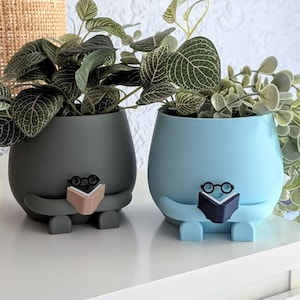 Reading plant pot reading book lover gift for her cozy plant pot happy face plant pot plant lover bookworm planter Pflanztopf Succulent pot