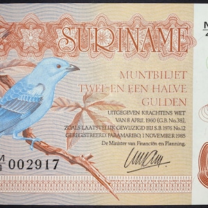 Suriname 2 1/2 Gulden 1985 UNC P-119 | Exotic Bird Banknote | Blue-Gray Tanager | Vintage World Currency | Wildlife Paper Money Collectible