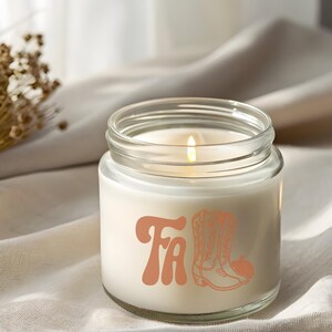 Candela autunnale, regalo per la casa, regalo per rodeo, regalo per l&#39;inaugurazione della casa, regalo rustico per lei, candela autunnale con stivali, regalo per cowgirl