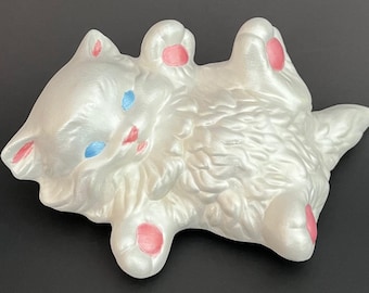 ヴィンテージの白いペルシャ陶器猫 - ボルダロ・ピニェイロの猫の彫刻