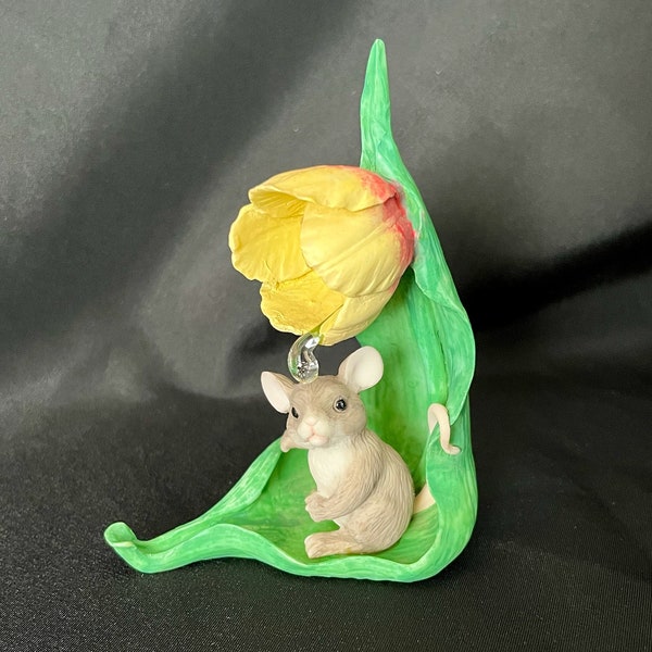 Charming Tails Silvestri "Mouse with Flower", 89310, Waterdrop Figurine, 1994