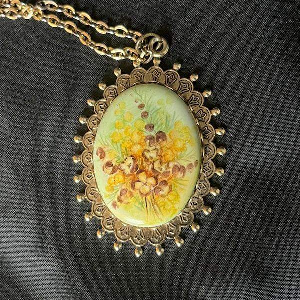 Vtg Flower Pendant Necklace, Hand-painted