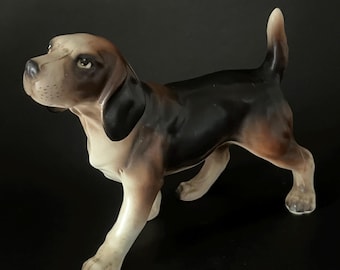 1950年代のヴィンテージ日本製陶器製ビーグル犬の置物 - 手描き陶器の