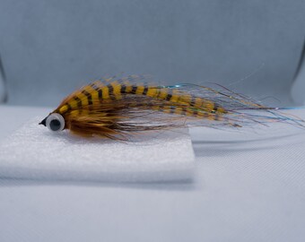 Custom made streamer for fly fishing