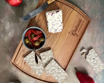 Schneidebrett mit Gravur, großes personalisiertes Charcuterie-Brett, einzigartige personalisierte Jubiläumsgeschenke, neues Zuhause Einweihungsgeschenk