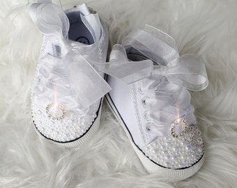 Infant Crib Shoes, Infant Rhinestone White Shoes, Pearl Baby Shoes, Baby Shower Gift, 1st Birthday Shoes, Flower Girl Shoes, Baby Girl Gift