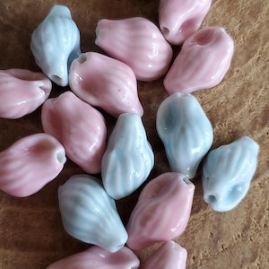 Ceramic Seashell Bead, Glazed Shell Ceramic Beads, Pink and Blue Beads, Porcelain Beads, 20mm, Handmade beads, Beaded Bracelet, Shell Bead