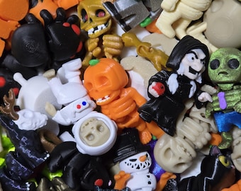 Cute Mini Halloween 3D Printed Articulated Fidget Figures - Spooky Collectible Toys, Party Favors & Decorations