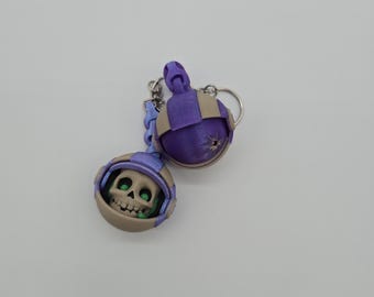 Skull Astronaut Keychain | 3D Printed Gothic Space Skull Keyring | Creepy Cute Sci-Fi Keychain | Gamer Gift