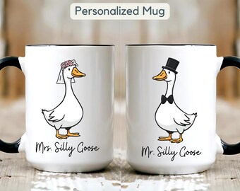 Tazas personalizadas de la Sra. Silly Goose y el Sr. Silly Goose. Regalo de bodas para recién casados, regalo de compromiso para parejas, regalos para esposos y prometidos.