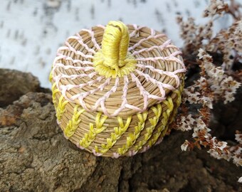 Pine needle basket, milk tooth box