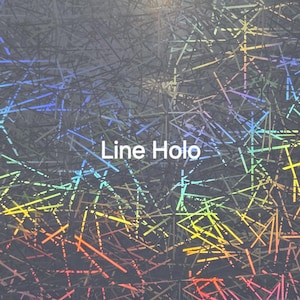 Puede incluir: Fondo abstracto con efecto hologr&aacute;fico. El dise&ntilde;o presenta una red de l&iacute;neas que se cruzan en varios colores, incluyendo azul, amarillo y rojo, sobre un fondo gris oscuro. El texto "Line Holo" se muestra en blanco.