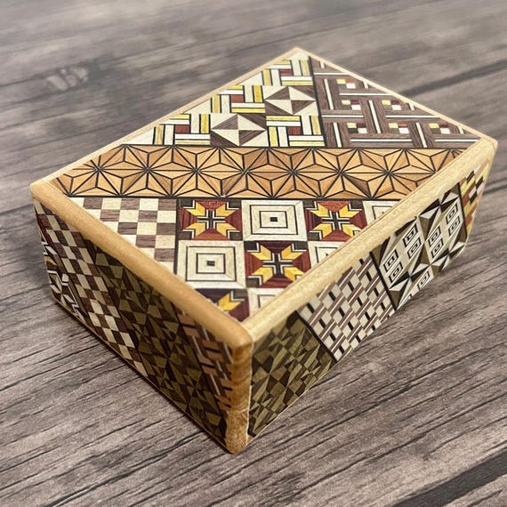 Yosegi Secret Puzzle Box 4-sun – 7-step Himitsu-bako | Handmade