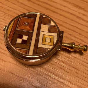 Mini cenicero portátil Yosegi Zaiku – Artesanía tradicional japonesa | Artesanía tradicional japonesa | Elegante regalo de decoración para el hogar Y076