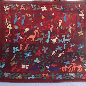 5&#39;2x5&#39;5 Red Suzani Flatweave Rug, Afghan Vintage Uzbek Suzani Kilim Rug, Pictorial Tribal Handmade Boho Square Rug, Wall Hanging Decor Rug