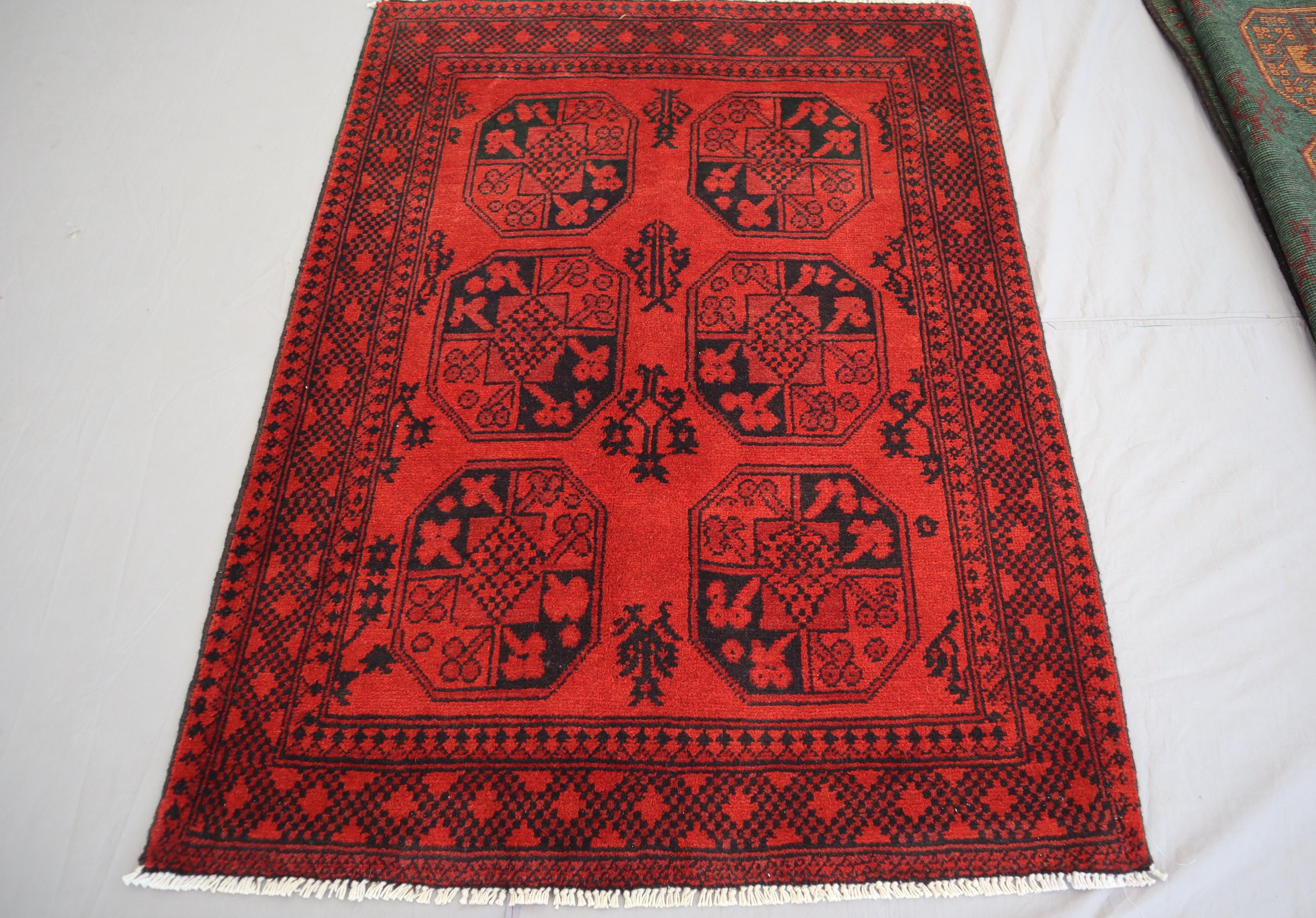 アンティークラグ トルクメン族 エルサリ（189×135cm）赤 黒 茶 3'3x4