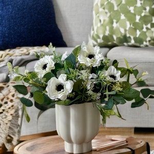 Silk Anemone Floral Arrangement: Elegant White Flowers in Ceramic Vase