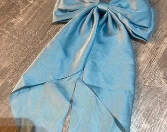 Babyblauwe haarstrik