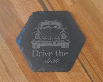 Schiefer-Untersetzer personalisiert 4x – VW Käfer Stil Motiv, individuelles Kennzeichen & Textoption