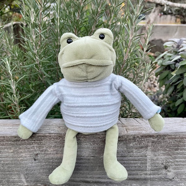 Plush Frog Sweater Pattern