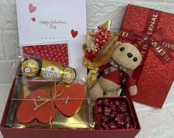 Gift Box for Girlfriend, Flower Bouquet, Heart-Shaped Candles, Teddy Bear Keychain, Photo Card, Chocolate, Pendant - Romantic Love Gift Set