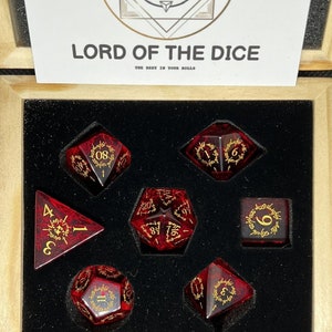 HELLSING set de dados de rol completo color rojo semi traslúcido con grabado de dorados