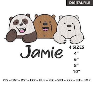 Puede incluir: Diseño bordado con tres osos de dibujos animados: un panda, un oso marrón y un oso polar. Los osos están alineados uno al lado del otro y tienen una expresión amigable. El nombre "Jamie" está escrito debajo de los osos en una fuente cursiva. El diseño está disponible en cuatro tamaños: 10 cm, 15 cm, 20 cm y 25 cm.