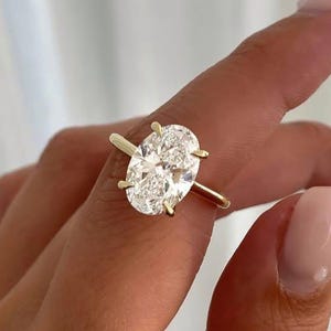 Anillo de compromiso de moissanita de corte ovalado de 2 quilates, anillo de corte ovalado, anillo de compromiso de moissanita ovalada alargada, anillo de bodas con halo oculto ovalado triturado en hielo