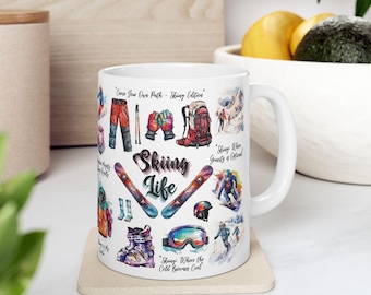 Skiing Life Tasse: Wintersport Kaffeetasse mit Ski Spruch