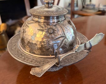 Victorian Middletown Plate Co Butter Dish w Lid & Knife, Quadruple Plate 1042, Silverplate Floral Repoussé Covered Server