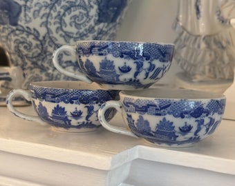 Vintage Blue White Demitasse Cups Set of 3, Mini Espresso Cups, Japanese Transferware, Chinoiserie Pagoda Pattern