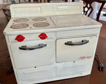 1950s Little Lady Toy Stove: Vintage Metal Kitchen Decor