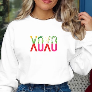 Design de camiseta com letras florais XOXO Spring, camiseta gráfica inspirada na natureza brilhante, top colorido do alfabeto botânico para todas as idades