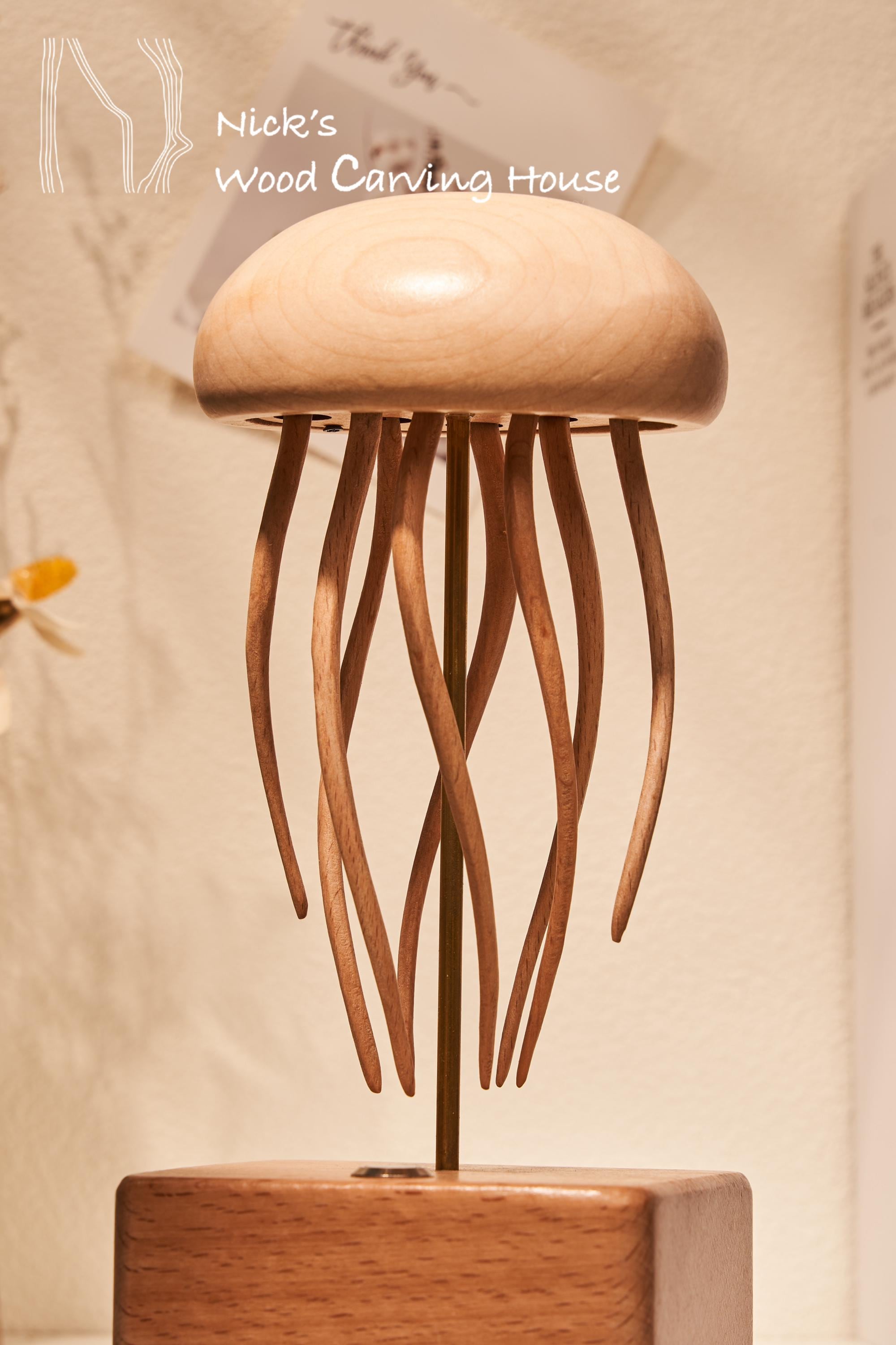 手作りの木製クラゲオートマトン | 手彫りのクラゲオートマトン