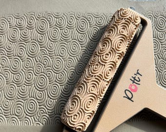Pott'r Spiral Texture Clay Roller 135mm – Seamless Pattern for Pottery Clay Hand Building| Ceramic Texture Tool | Embossed Debossed Options
