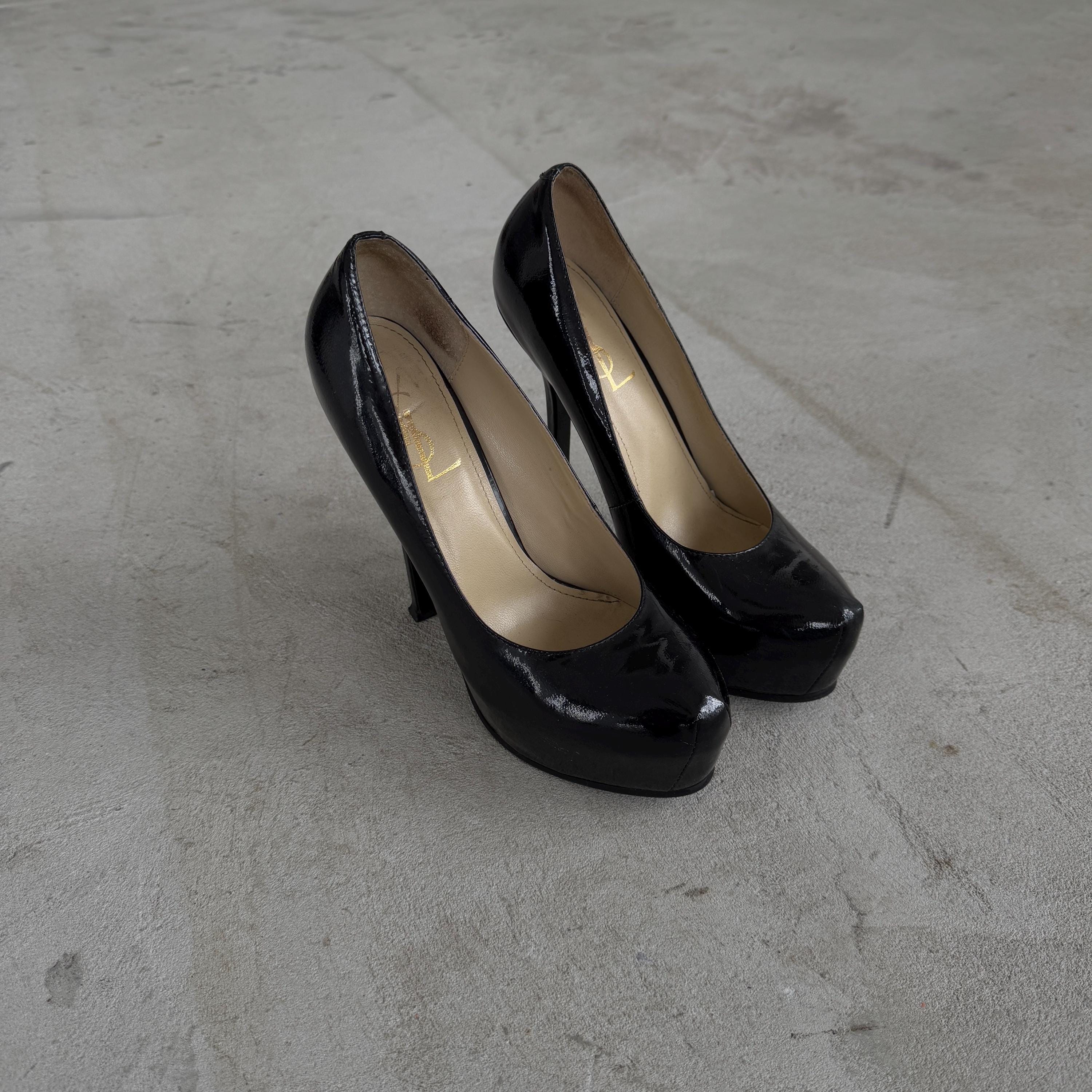 靴 Vintage celine shoes Vintage Celine Shoes - Etsy Canada