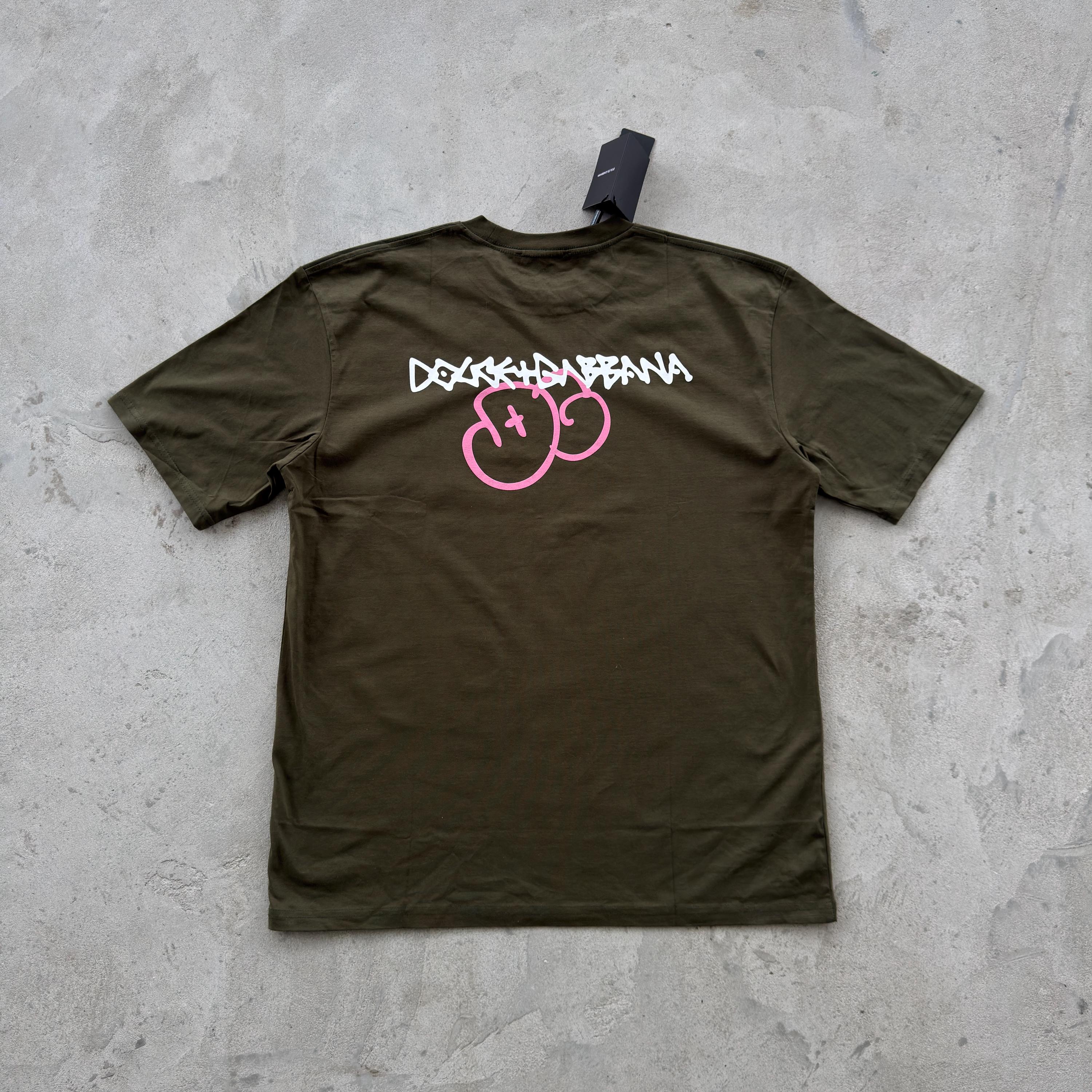 Vintage Dolce & Gabbana Graphic T-shirt Olive Green Pink Logo Tee