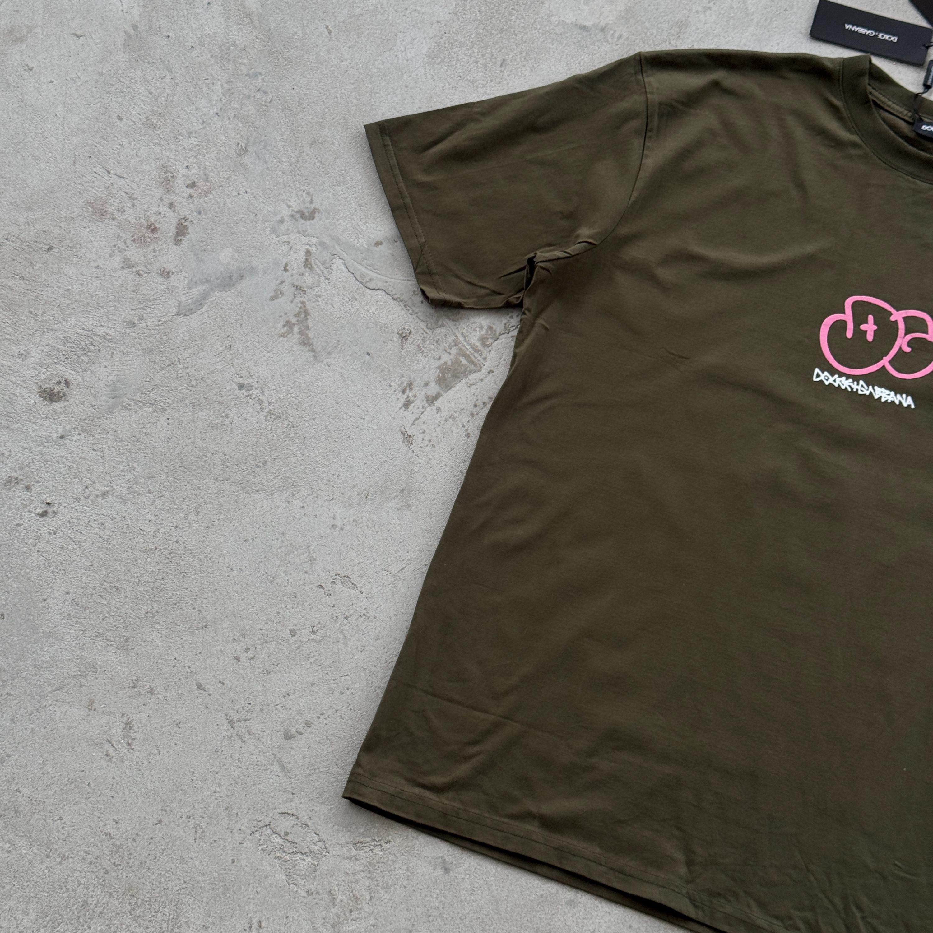 Vintage Dolce & Gabbana Graphic T-shirt Olive Green Pink Logo Tee