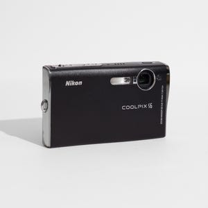 Nikon Coolpix S6 Digital Camera / Vintage CCD Digicam