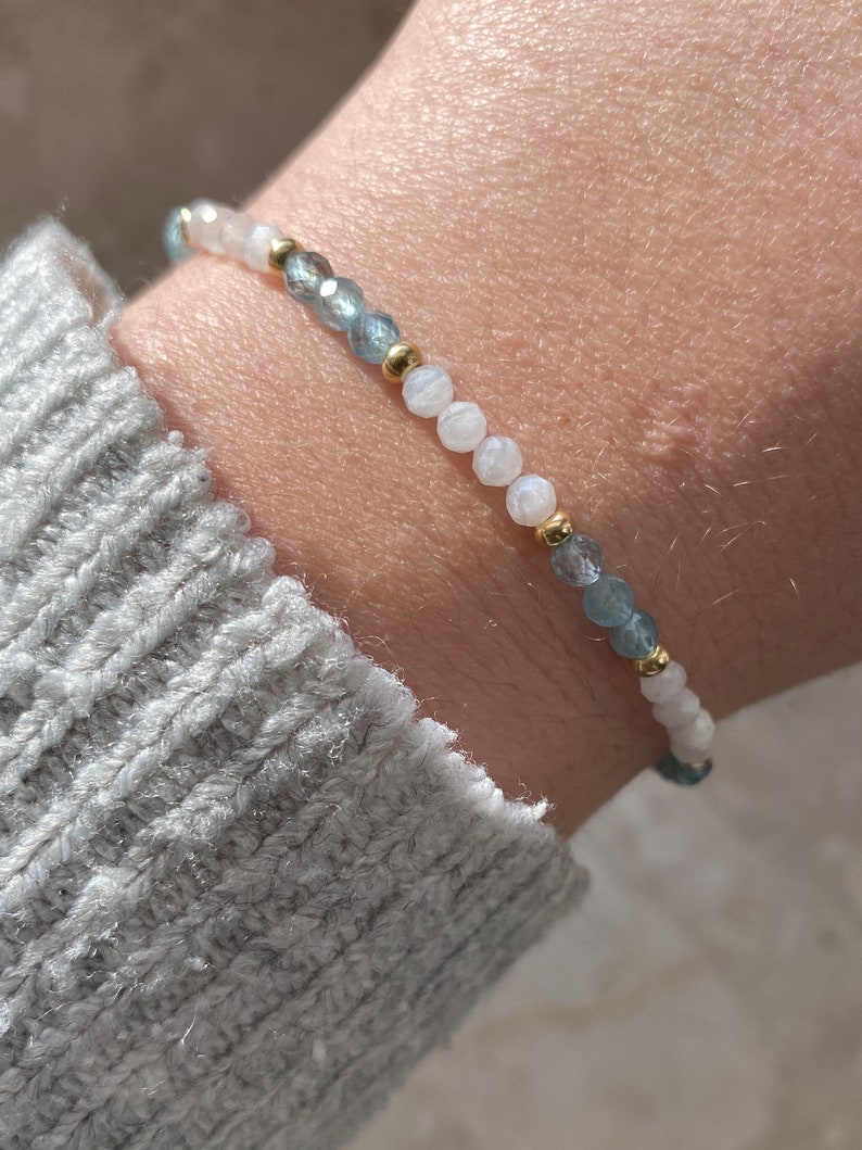 Moonstone bracelet with apatite AA quality Natural stone Healing stone Minimalistic 18 carat gold plated High quality Handmade image 1
