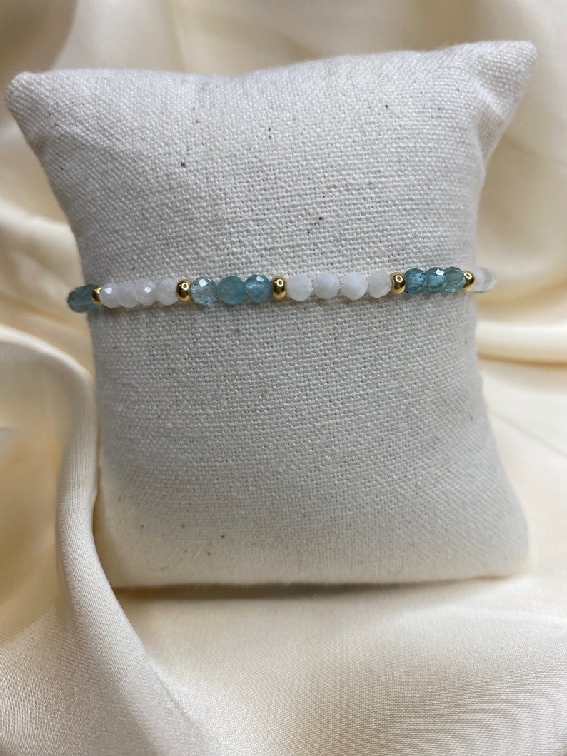 Moonstone bracelet with apatite AA quality Natural stone Healing stone Minimalistic 18 carat gold plated High quality Handmade image 3