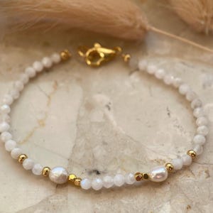 Mondstein | Armband  | Heilstein | Weiblichkeit | Süßwasserperlen | 18 Karat vergoldet | Geschenk | Perle | handgefertigt