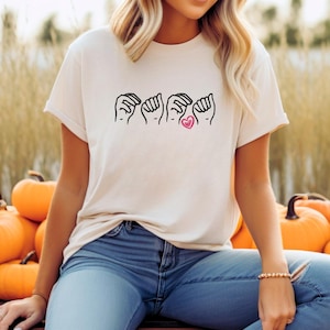 ASL Sign Language MAMA Shirt, Women&#39;s Tee, Gift for Mom, Mom Gift, Sign Language Top