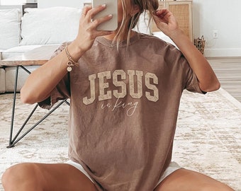 Jesus Is King, Minimalistic Christianity, Christianity Shirt, Trendy Christian Shirt, Boho Christian Shirt, Christianity Gift, Faith Apparel