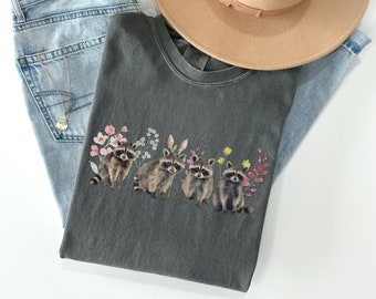 Raccoon Shirt, Cottagecore Raccoon Shirt, Wildflowers, Vintage Raccoon Shirt, Funny Raccoon Tee, Oversized Tee-Shirt, Raccoon Gifted, Gifted