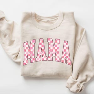 Retro Mama Sweatshirt, Mama Sweatshirt, Checkered Mama Sweatshirt, Momma Sweatshirt, Mama Crewneck, Cute Mom Shirt, Mother&#39;s Day Gift, Mama
