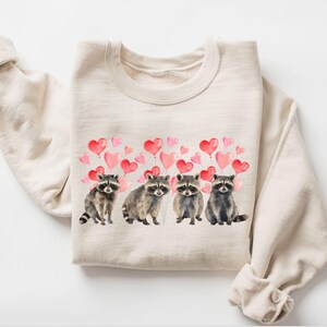 Raccoon Sweatshirt, Funny Raccoon Shirt, Funny Valentines Day Shirt, Valentines Sweatshirt, Hearts Shirt, Valentines Day Gift, Love Shirt immagine 1