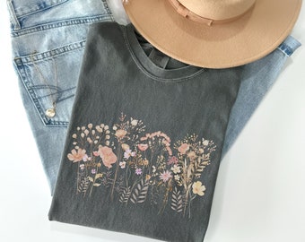 Vintage Cottagecore Shirt, Boho Wildflowers Shirt, Botanical Shirt, Vintage Botanical Flower Shirt, Wildflowers Shirt, Pressed Flowers Shirt